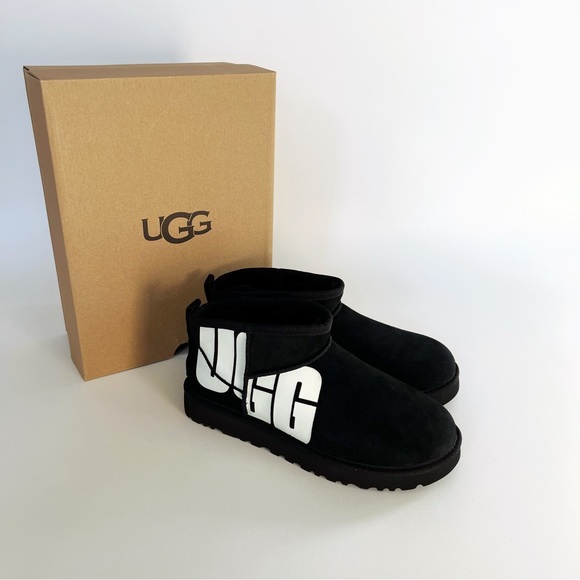 ‼️SOLD‼️UGG Classic Ultra Mini Chopd Black Boots - Picture 2 of 9